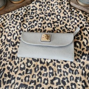 Dooney & Bourke